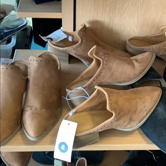 Shoes - Picture 2 of 2